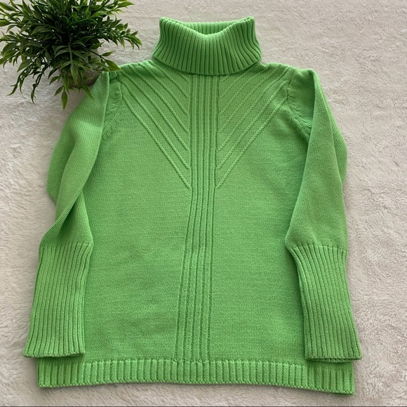 ❤️‍🔥HP❤️‍🔥Jillian & Nicole lime green long sleeve turtle neck sweater. Size PM - Picture 2 of 4